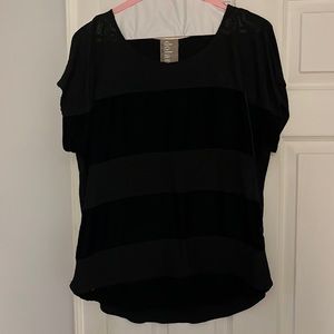 Dolan Size L shirt sleeve shirt.